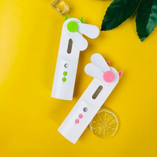 QUẠT MINI CẦM TAY KẾT HỢP PHUN SƯƠNG 9Skin