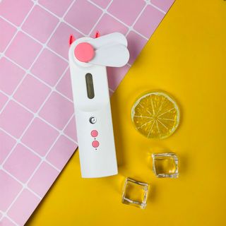 QUẠT MINI CẦM TAY KẾT HỢP PHUN SƯƠNG 9Skin