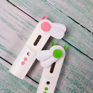 QUẠT MINI CẦM TAY KẾT HỢP PHUN SƯƠNG 9Skin