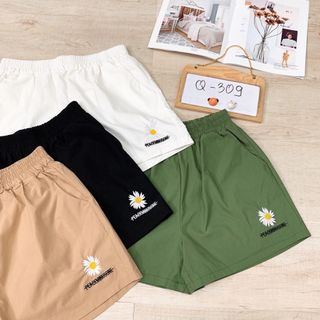 Quần short thêu Hoa cúc