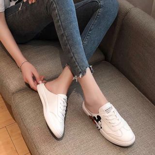 Sục trắng mickey