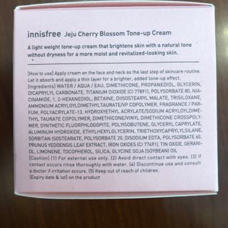 Kem dưỡng trắng Jeju Cherry Blossom Tone-Up Cream Hàn Quốc
