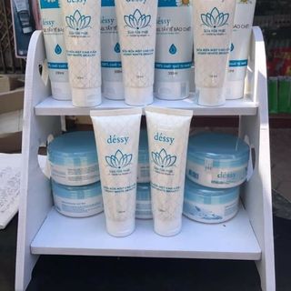 Sữa rửa mặt Déssy 100% tự nhiên
