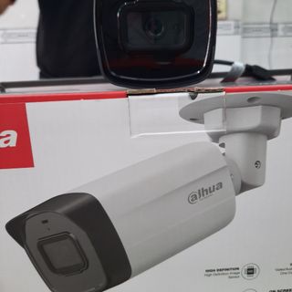 CAMERA NGOÀI TRỜI 2.0P DAHUA CÓ DÂY CẮM ĐẦU THU