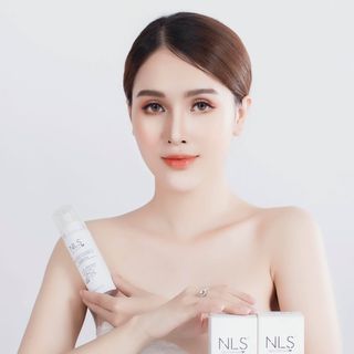 Xịt khoáng tinh chất vàng 24k ngọc linh sâm