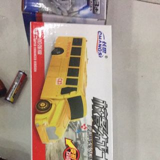 Robot biến hình xe