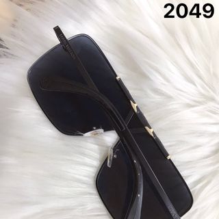 MẮT KÍNH 2049