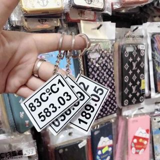 Móc khóa mica in biển số