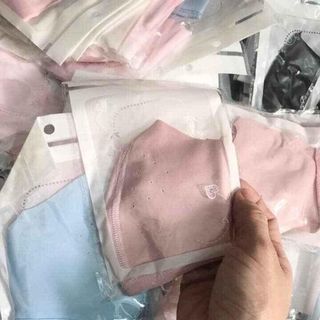 Khẩu trang chống nắng