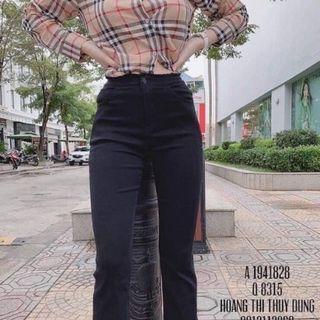 Quần bò loe vạt lệch gấu