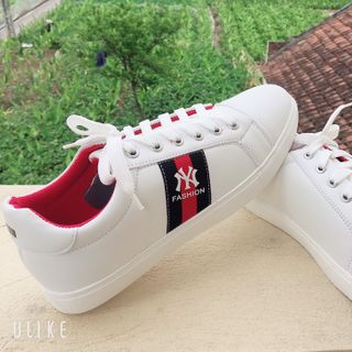 Giày thể thao nam hot 2020
