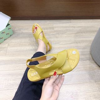 Giay sandal đa quài chéo