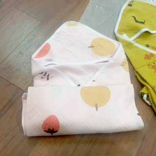 Chăn ủ hè sợi tre Wooji có mũ cho bé kích thước 80x80cm