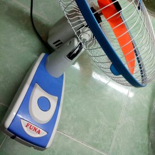 Quạt treo tường