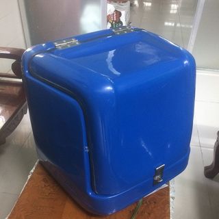 Thùng chở giao hàng sau xe máy tiện dụng
