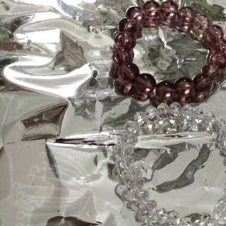 Combo 4 chuỗi đeo tay. Giá sỉ 7500đ 1 chuỗi. Nhiều mẫu chuỗi