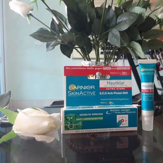 Bút trị mụn Garnier