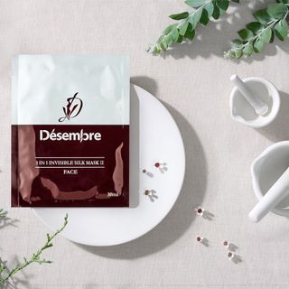 Mặt nạ tơ lụa 3 in 1 cấp ẩm, dưỡng trắng, mờ nhăn Desembre 10 miếng/1 hôp