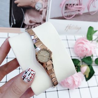 Đồng hồ đá đúc nữ