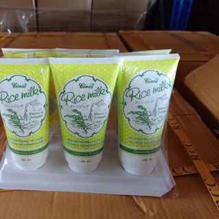 Sữa rửa mặt cám gạo 180ml thái lan