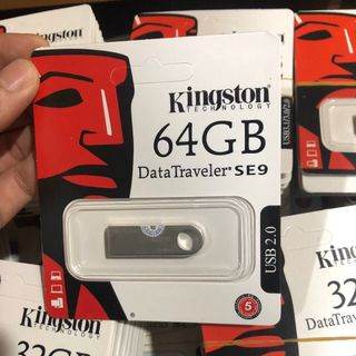 USB Kingston 64GB SE9 chống sốc chống nước, thiết kế vỏ nhôm nhỏ gọn, tốc độ ghi 15mb/s, bảo hành 12 tháng lỗi 1 đổi 1