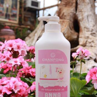 Tắm gội 2 in 1 dạng sữa ỏganic cho bé Changfong Thai Lan 500ml