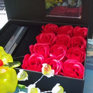 Hộp Hoa Hồng Đựng Son túi đựng đầy đủ full box