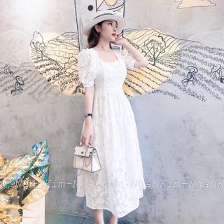 Váy trắng hở lưng cổ vuông