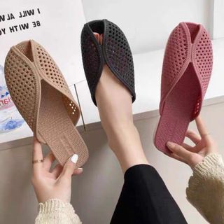 Dép hở mũi v