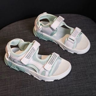 Giay sandal màu. S