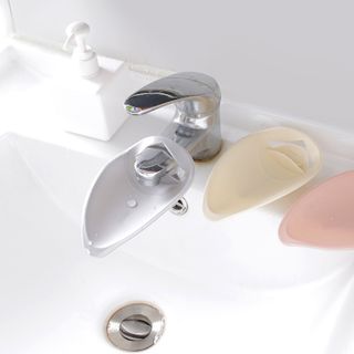Vòi Hứng Nước Hình Chiếc Lá