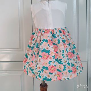 Đầm bé gái thiết kế đẹp từ form - chuẩn từ đường kim mũi chỉ