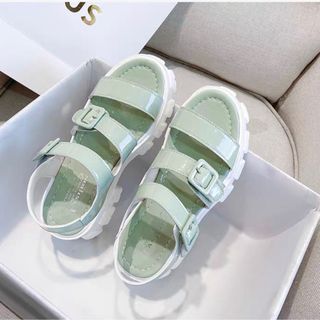 Giay sandal đế cái đá bóng