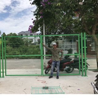 Hàng rào sắt, hàng rào lưới thép, hàng rào mạ kẽm chắn sóng