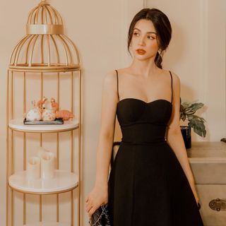 Đầm đen hai dây cúp ngực Sophia Studio