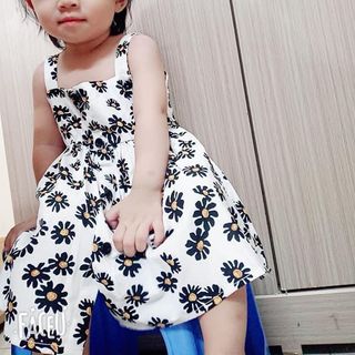 Đầm bé gái 2 dây hoa cúc kèm turban