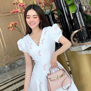 ĐẦM HOA XÒE CỔ TIM TAY PHỒNG XINH XẮN
