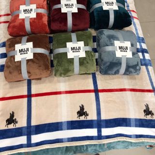 Chăn tuyết muji