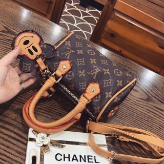 Combo sét túi trống kèm móc gấu kute móc khoá fullogo size 24 cm chất da nhám mềm đẹp xuất sắc ✌🏻quai xách + dây đeo chéo Đặc biệt tặng kèm gấu móc kute ( Hình chụp thật bao trả luôn nếu không như hình )