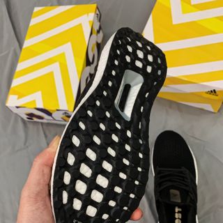 GIÀY ULTRA BOOST 4.0 NAM NỮ MỚI (ĐEN TRẮNG)