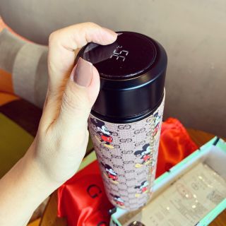 Bình nước có hiển thị nhiệt độ