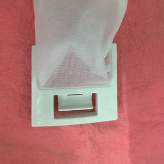 Lưới lọc rác bên trong máy giặt