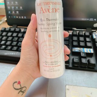 Xịt khoáng Avene chai trung