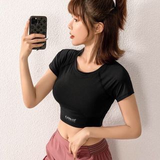 Áo tập croptop thun lạnh chữ
