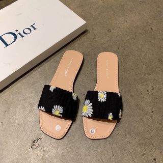Dép hoa xinh d