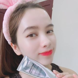 kem chống nắng kiêm kem nền giá lẻ 280k