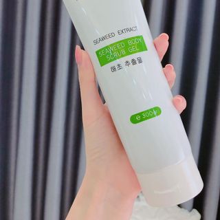 tẩy da chết body dangj gel giá lẻ 230k
