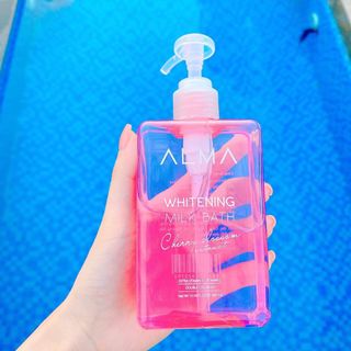 sữa tắm trắng hàng ngày giá lẻ 280k