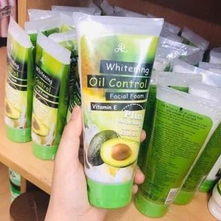 Sữa rửa mặt bơ thái