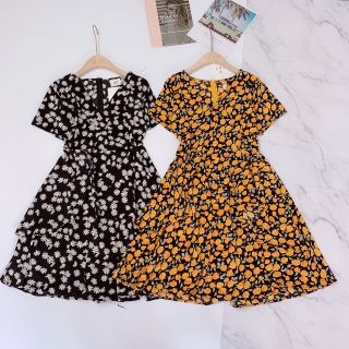 Váy xoè hoa nhí hai tầng